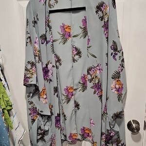 Signature Studio Light Blue Floral Kimono Jacket
